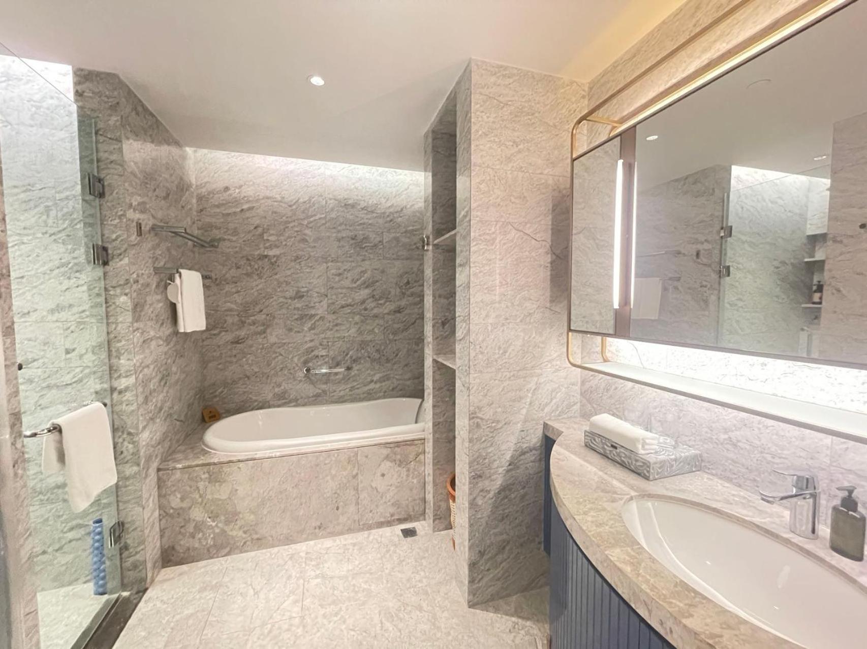 Ascott Raffles City Чунцин Екстериор снимка