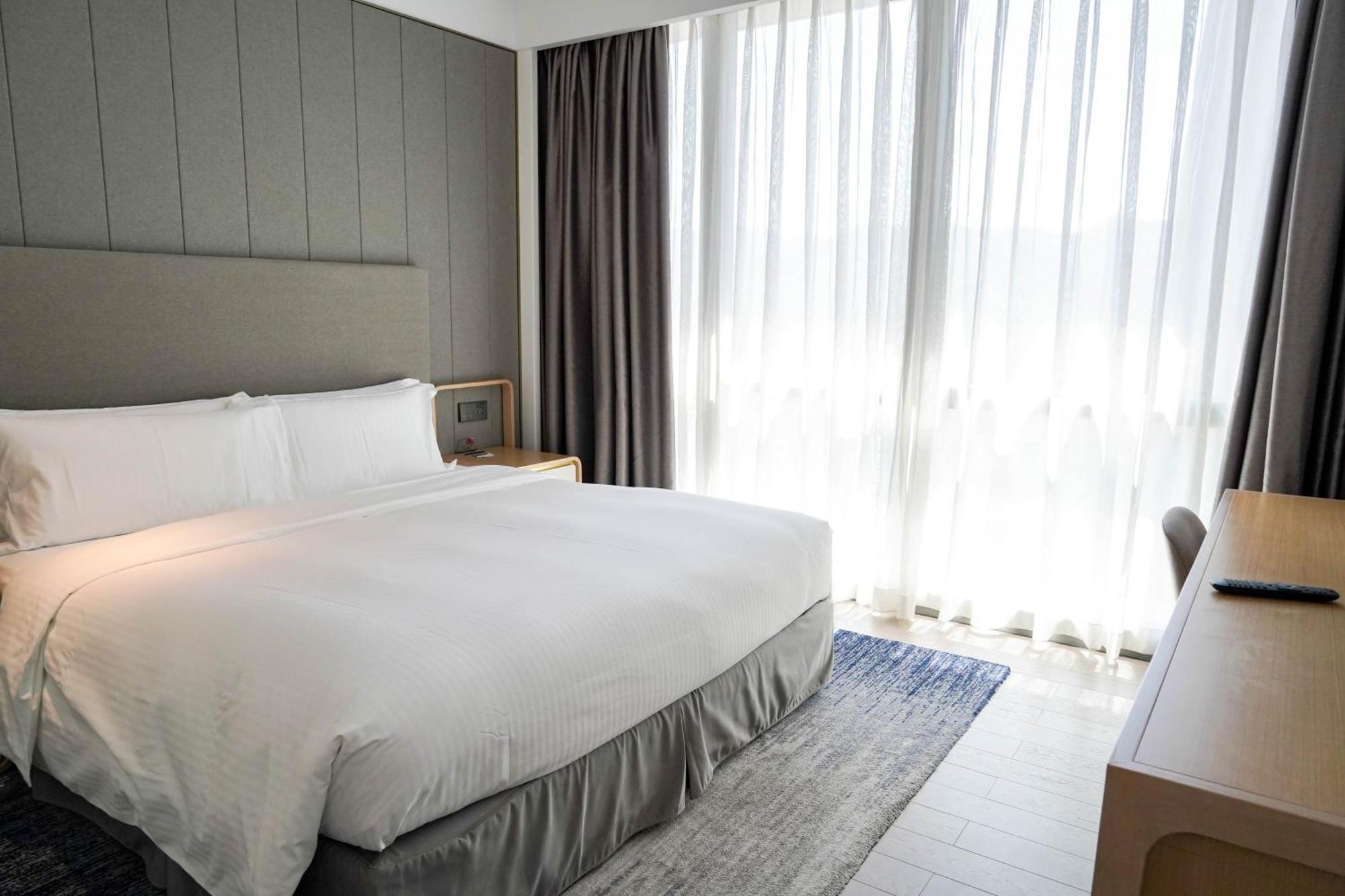 Ascott Raffles City Чунцин Екстериор снимка
