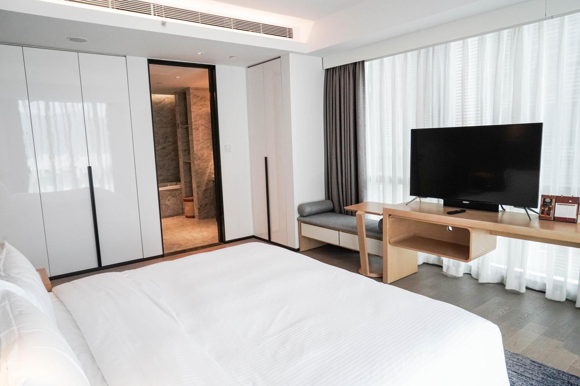 Ascott Raffles City Чунцин Екстериор снимка